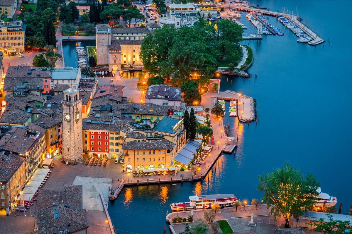 Riva del Garda: la sponda trentina del Lago circondata dalla natura